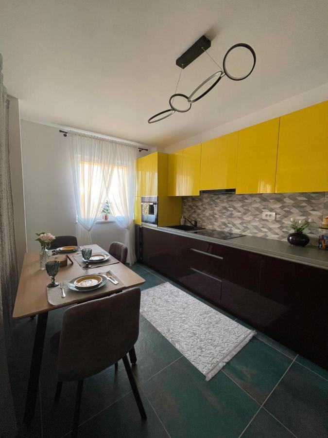 Talida'S Apartment Colorful And Brightnes Oradea Exterior photo